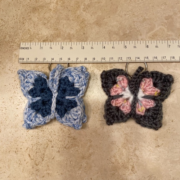 Set of 2 New Handmade Crochet Butterflies Keychains  Backpack Purse Decor - Picture 6 of 8